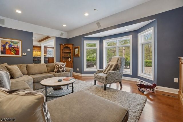 68 Rockledge Dr, Livingston Twp., NJ 07039