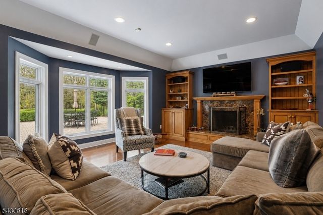 68 Rockledge Dr, Livingston Twp., NJ 07039