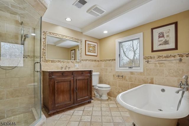 68 Rockledge Dr, Livingston Twp., NJ 07039