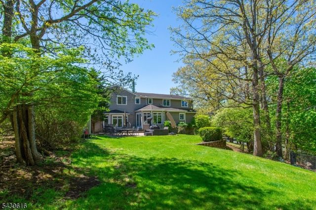 68 Rockledge Dr, Livingston Twp., NJ 07039