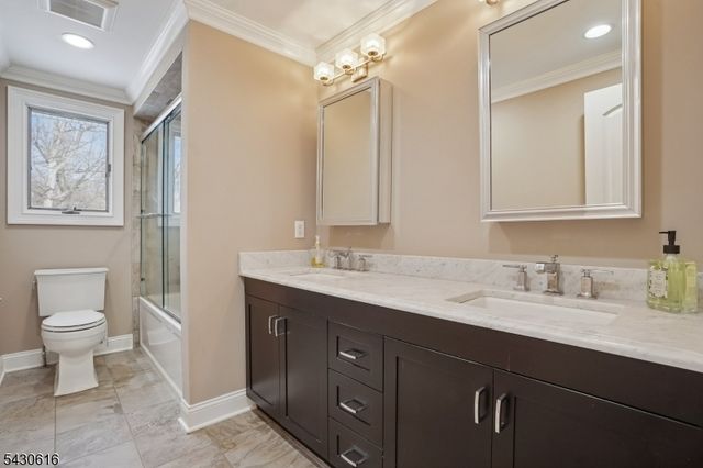 68 Rockledge Dr, Livingston Twp., NJ 07039