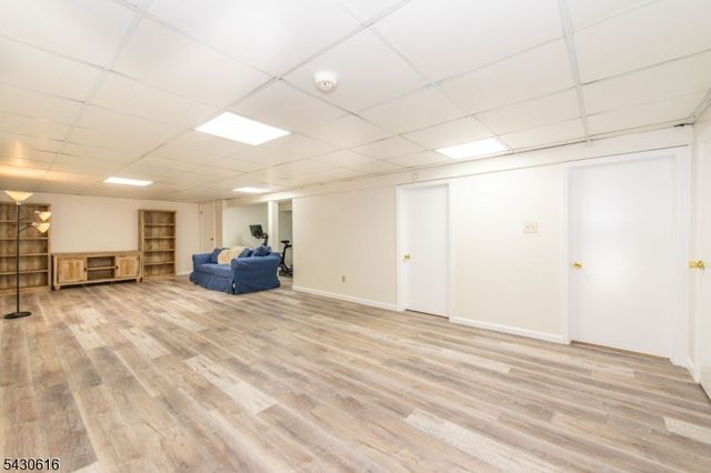 68 Rockledge Dr, Livingston Twp., NJ 07039