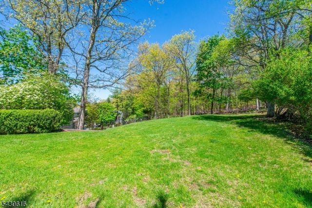 68 Rockledge Dr, Livingston Twp., NJ 07039