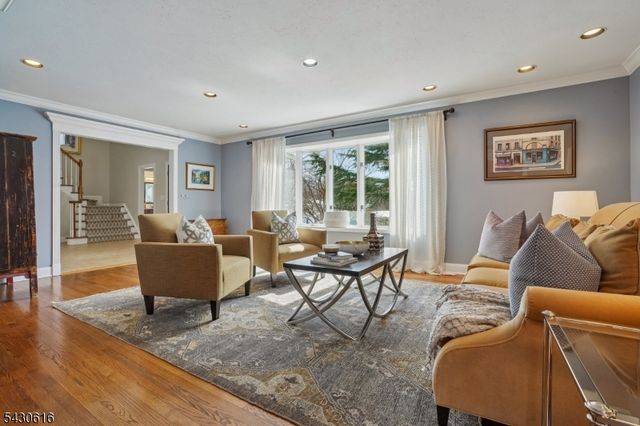 68 Rockledge Dr, Livingston Twp., NJ 07039