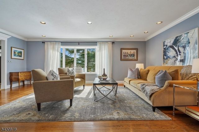 68 Rockledge Dr, Livingston Twp., NJ 07039