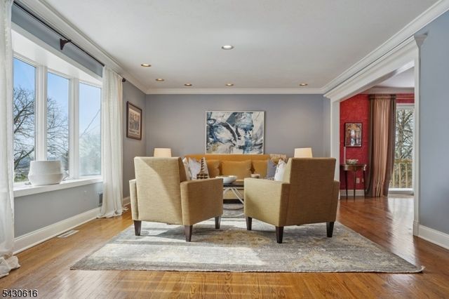 68 Rockledge Dr, Livingston Twp., NJ 07039