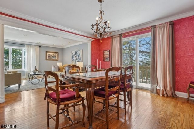 68 Rockledge Dr, Livingston Twp., NJ 07039