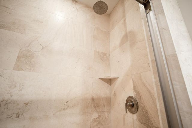 312 W 20th Street, Houston, TX 77008