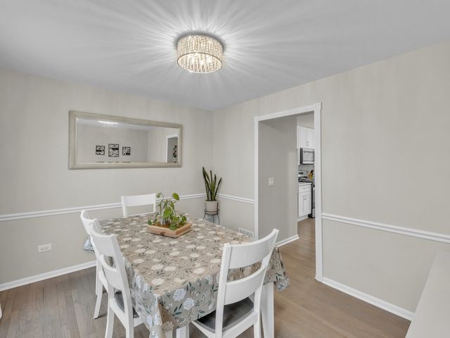 6930 Bennington Drive, Gurnee, IL 60031