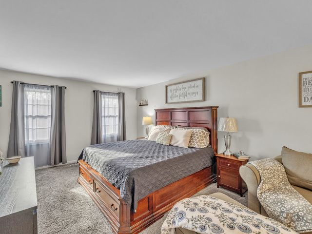 6930 Bennington Drive, Gurnee, IL 60031