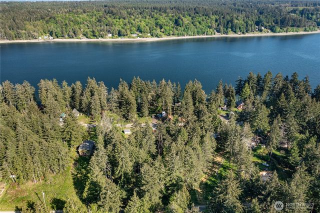 905 E Madrona Boulevard NW, Lakebay, WA 98349