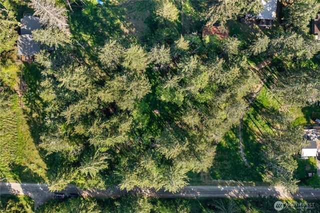 905 E Madrona Boulevard NW, Lakebay, WA 98349