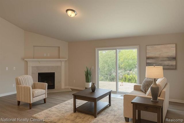 317 Devonshire Drive 9, Lapeer, MI 48446