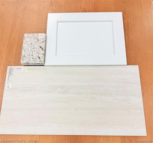 317 Devonshire Drive 9, Lapeer, MI 48446