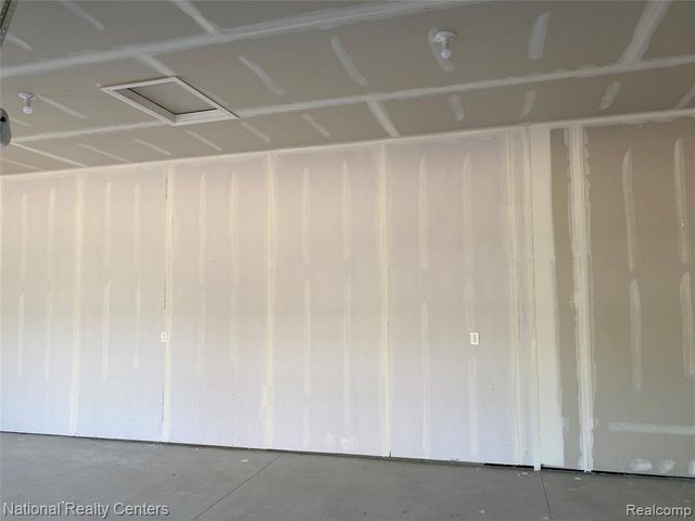 317 Devonshire Drive 9, Lapeer, MI 48446