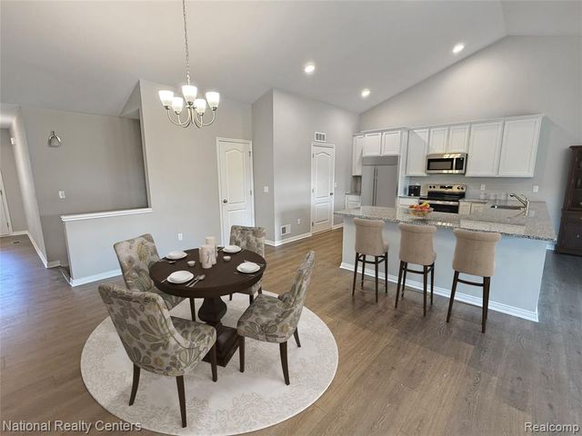 317 Devonshire Drive 9, Lapeer, MI 48446