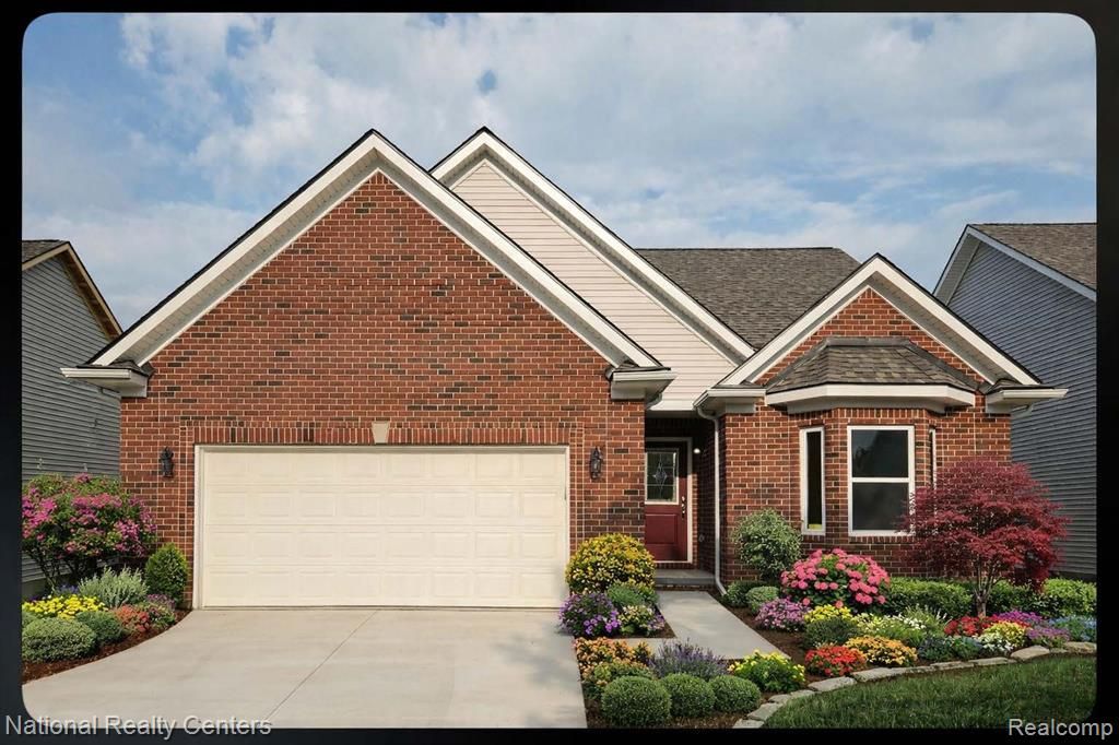 317 Devonshire Drive 9, Lapeer, MI 48446