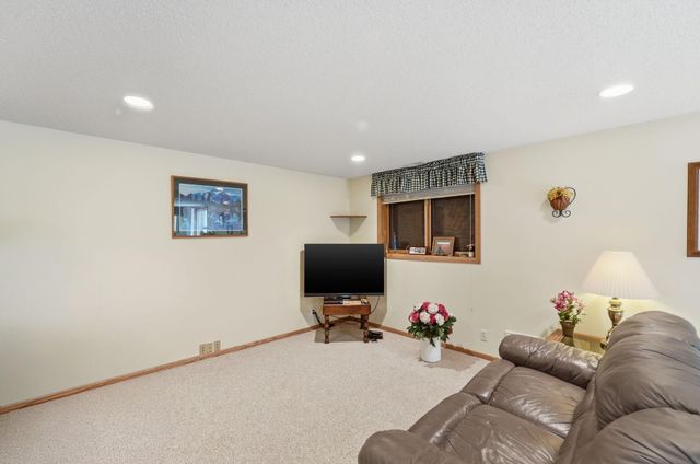 534 168th Avenue NE, Andover, MN 55304