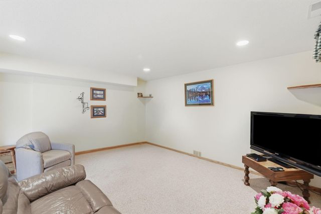 534 168th Avenue NE, Andover, MN 55304