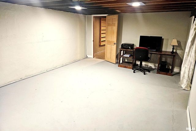 803 Maas Road, Quincy, IL 62305