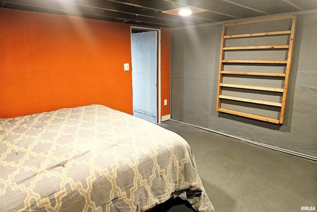 803 Maas Road, Quincy, IL 62305