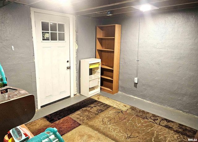 803 Maas Road, Quincy, IL 62305