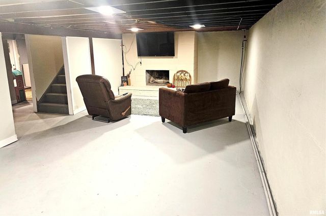 803 Maas Road, Quincy, IL 62305