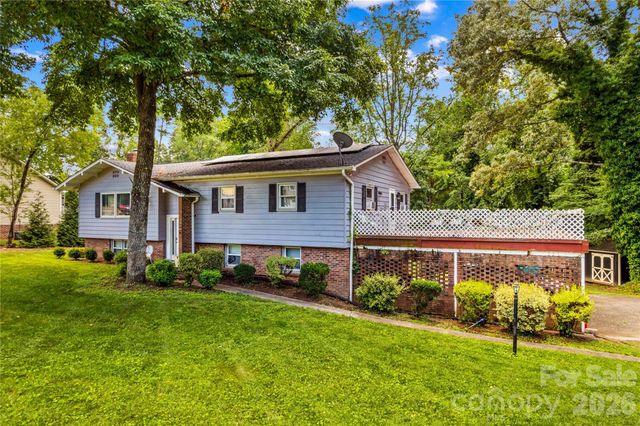 1130 24th Avenue Place NE, Hickory, NC 28601
