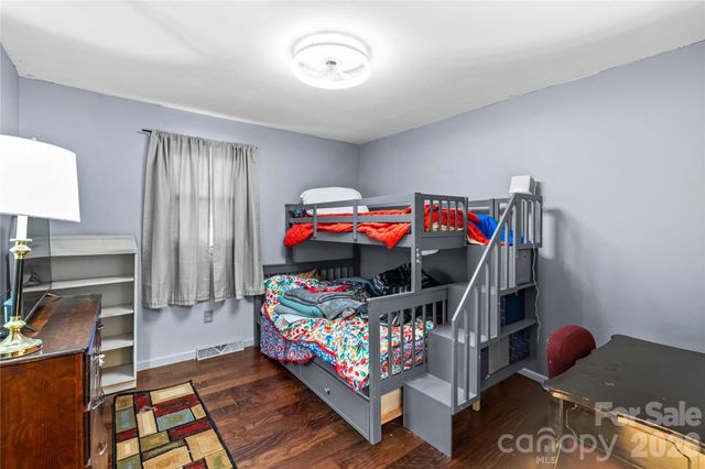 1130 24th Avenue Place NE, Hickory, NC 28601