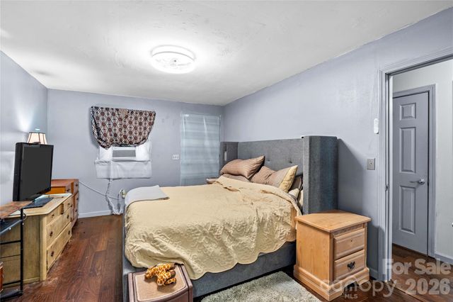 1130 24th Avenue Place NE, Hickory, NC 28601