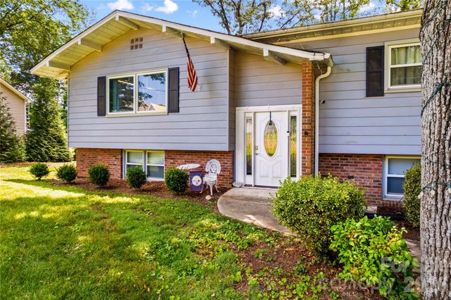 1130 24th Avenue Place NE, Hickory, NC 28601