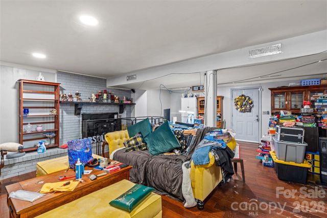 1130 24th Avenue Place NE, Hickory, NC 28601
