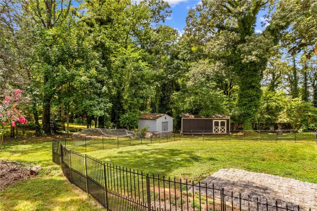 1130 24th Avenue Place NE, Hickory, NC 28601