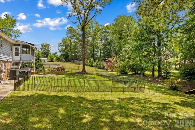 1130 24th Avenue Place NE, Hickory, NC 28601