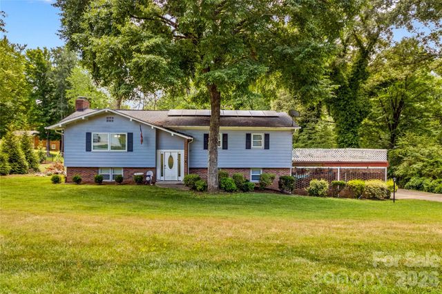 1130 24th Avenue Place NE, Hickory, NC 28601