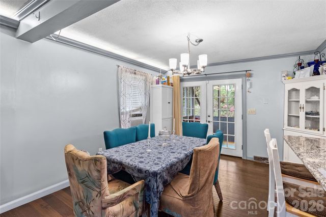 1130 24th Avenue Place NE, Hickory, NC 28601