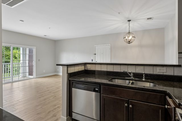 4846 Bevendean Dr Unit C12, Nashville, TN 37211