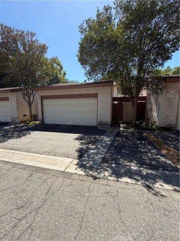 8524 De Soto 52, Canoga Park, CA 91304