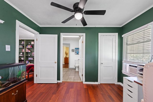 602 Harrisdale Avenue, River Oaks, TX 76114
