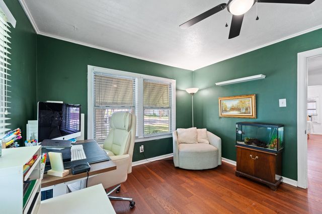 602 Harrisdale Avenue, River Oaks, TX 76114