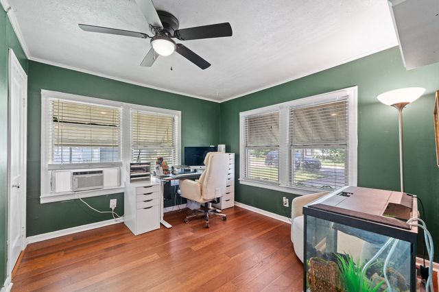 602 Harrisdale Avenue, River Oaks, TX 76114