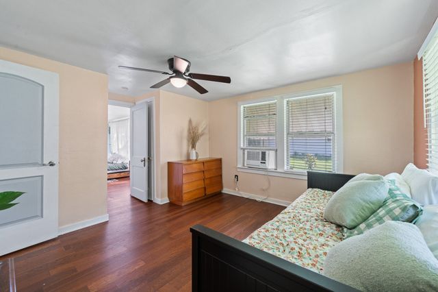 602 Harrisdale Avenue, River Oaks, TX 76114