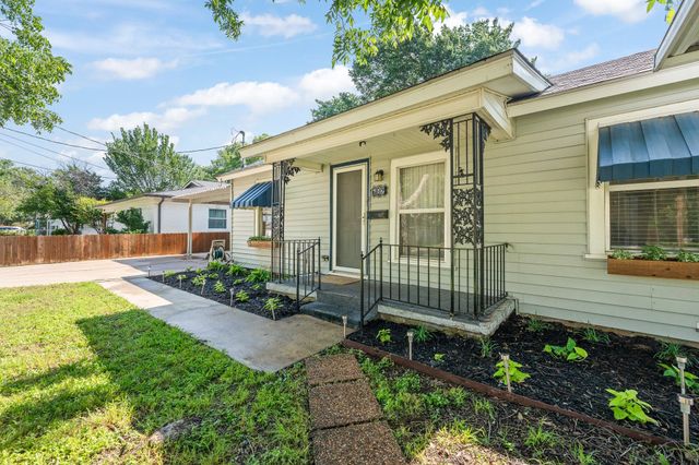 602 Harrisdale Avenue, River Oaks, TX 76114