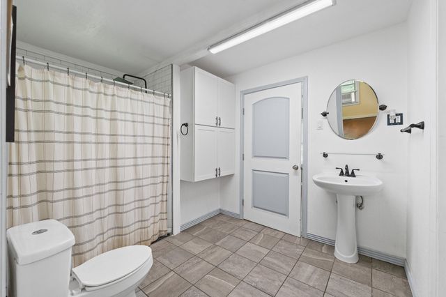 602 Harrisdale Avenue, River Oaks, TX 76114