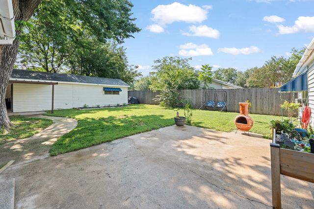 602 Harrisdale Avenue, River Oaks, TX 76114