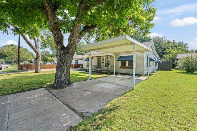 602 Harrisdale Avenue, River Oaks, TX 76114