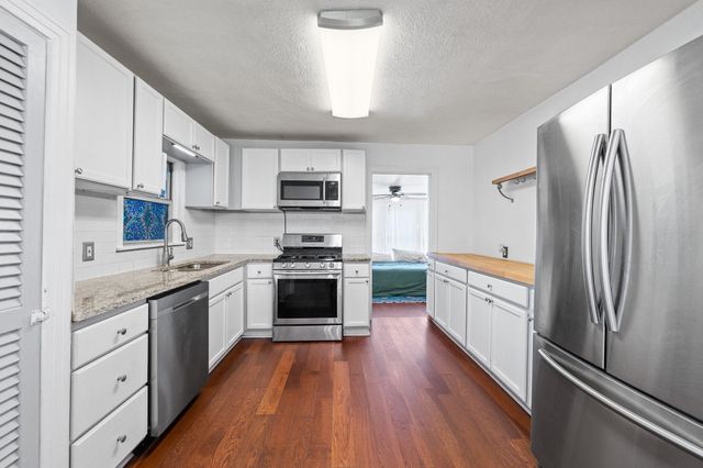 602 Harrisdale Avenue, River Oaks, TX 76114