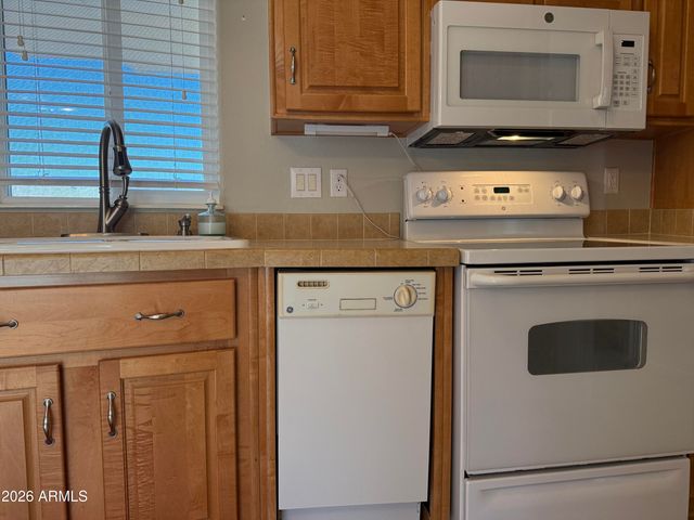 21175 W WESTWARD VIEW Road 241, Congress, AZ 85332