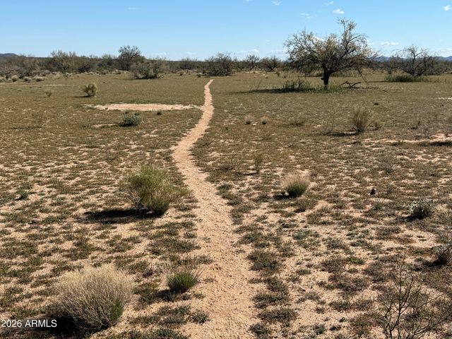 21175 W WESTWARD VIEW Road 241, Congress, AZ 85332