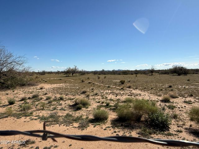 21175 W WESTWARD VIEW Road 241, Congress, AZ 85332